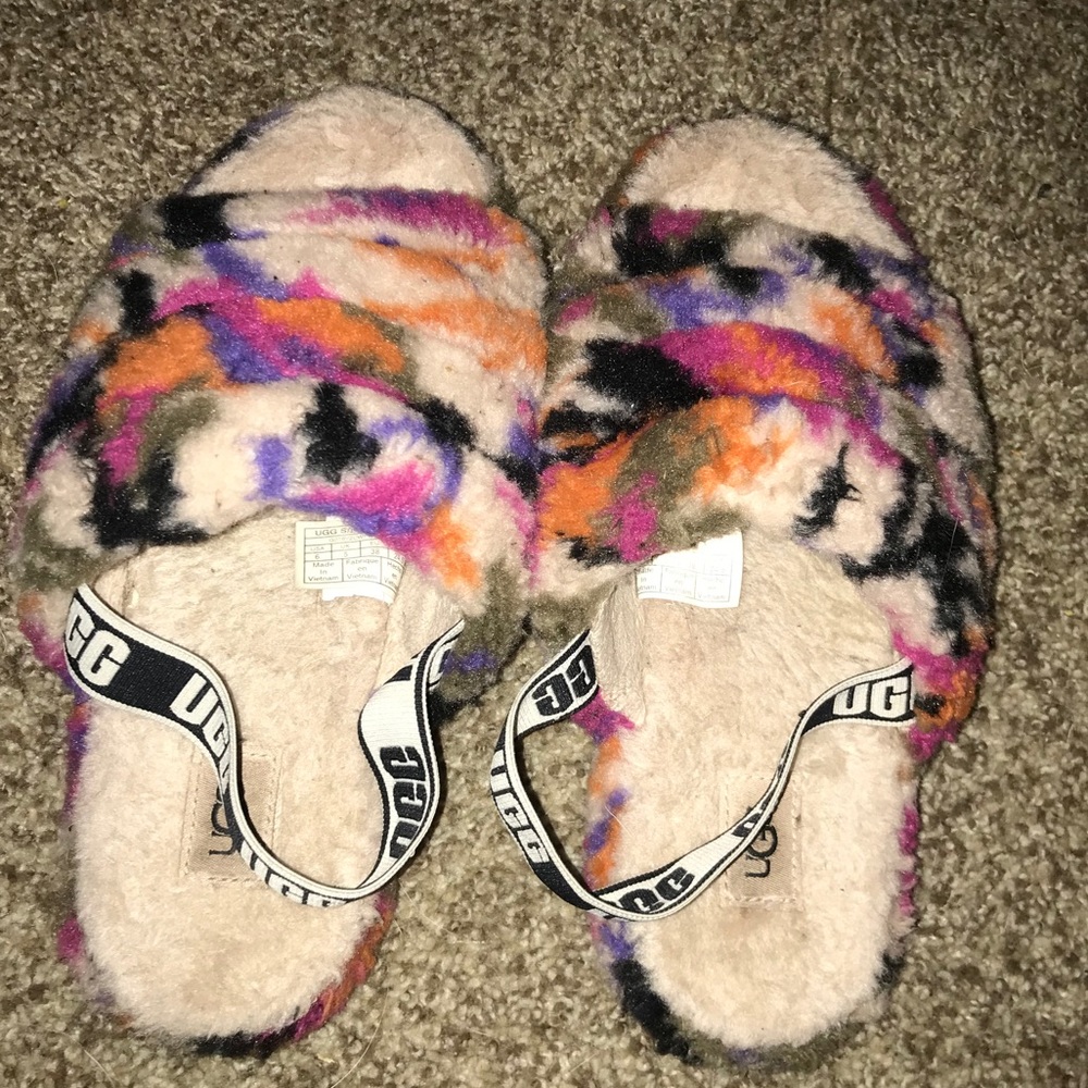Ugg’s Fluffyeah slides